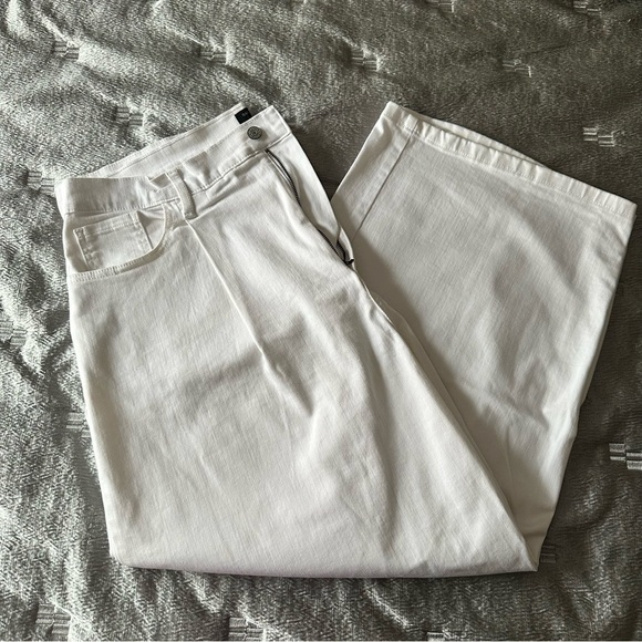 Banana Republic Wide Leg White Denim Pants - Picture 3 of 8